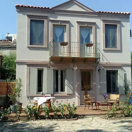 Pina Guest house *
